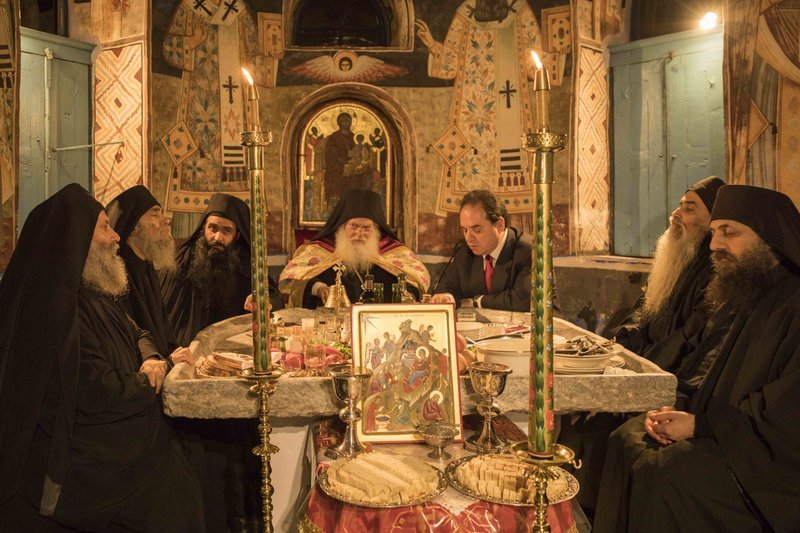 Χριστούγεννα στο Αγιον Ορος -Στιγμές κατάνυξης στη χιονισμένη Μονή Βατοπεδίου [εικόνες] | iefimerida.gr 3