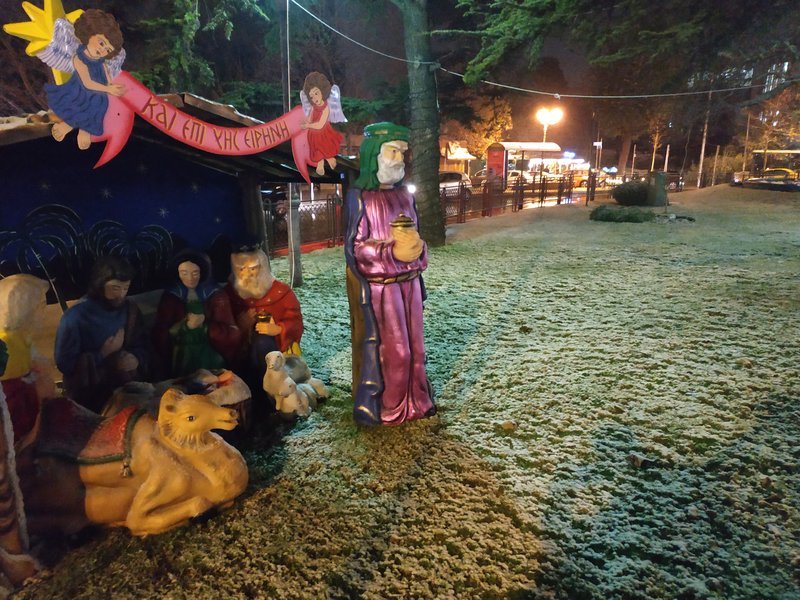 Σφοδρή χιονόπτωση στην Κηφισιά [εικόνες & βίντεο] | iefimerida.gr 5