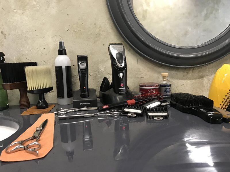 Mmiri ozuzo: Το τελευταίο σπίτι του Κολοκοτρώνη, στο κέντρο της Αθήνας, μετατράπηκε σε χώρο ομορφιάς μόνο για άνδρες [εικόνες]  | iefimerida.gr 3