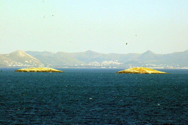 23 χρόνια από την κρίση των Ιμίων -Η σημαία και ο ρόλος των δημοσιογράφων | iefimerida.gr 2