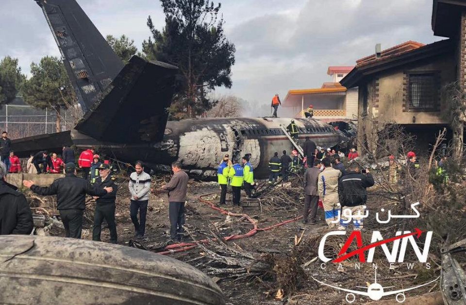 Συντριβή αεροσκάφους στο Ιράν με 15 νεκρούς [εικόνες & βίντεο] | iefimerida.gr 2