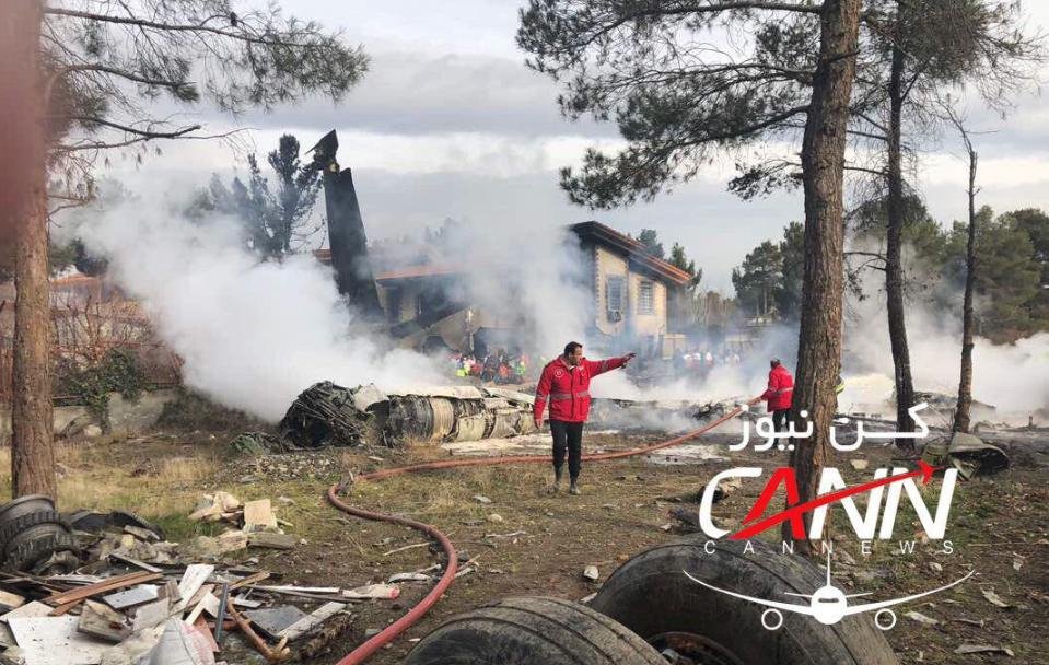 Συντριβή αεροσκάφους στο Ιράν με 15 νεκρούς [εικόνες & βίντεο] | iefimerida.gr 1