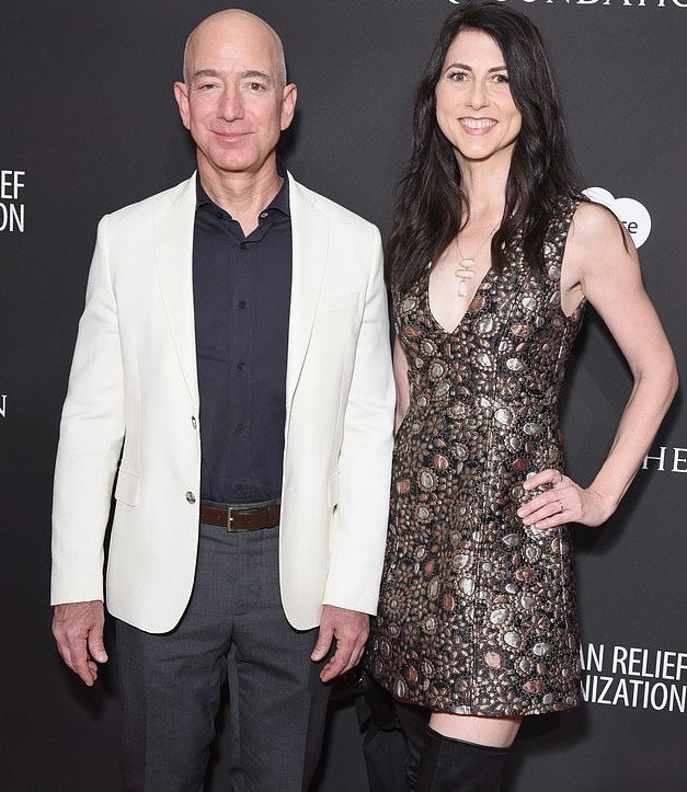 Πώς ο Τζεφ Μπέζος και η γυναίκα του από άσχημοι έγιναν γκλαμουράτοι και σικάτοι -Μεταμόρφωση εκατ. με πλαστικές [εικόνες] | iefimerida.gr 12