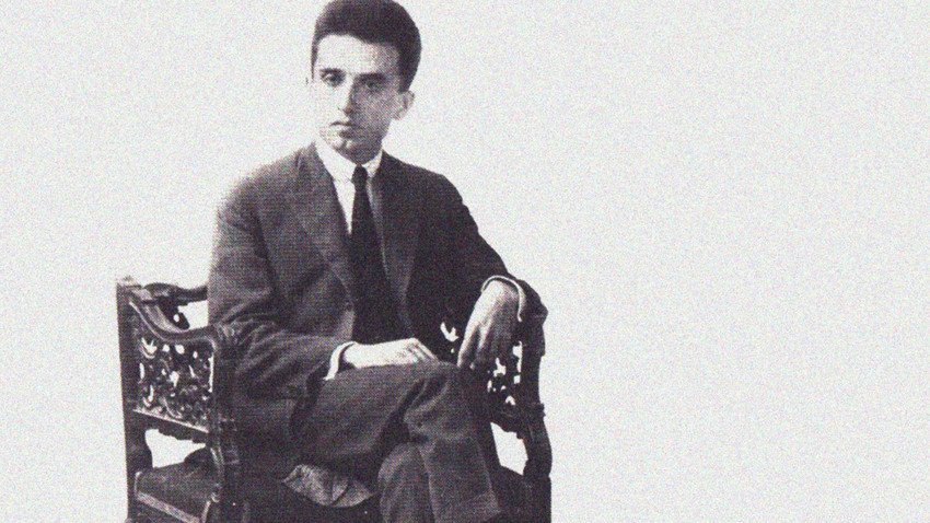 Ο Καρυωτάκης είναι ο κυριότερος εκφραστής της σύγχρονης λυρικής ποίησης και τα έργα του έχουν μεταφραστεί σε περισσότερες από τριάντα γλώσσες. Ο ερωτάς του με τη Μαρία Πολυδούρη στάθηκε αφορμή για μία μουσική παράσταση στη Στέγη