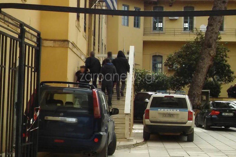 Χανιά: Προφυλακίστηκε ο καθηγητής που κατηγορείται ότι ασελγούσε σε μαθήτριές του | iefimerida.gr 1