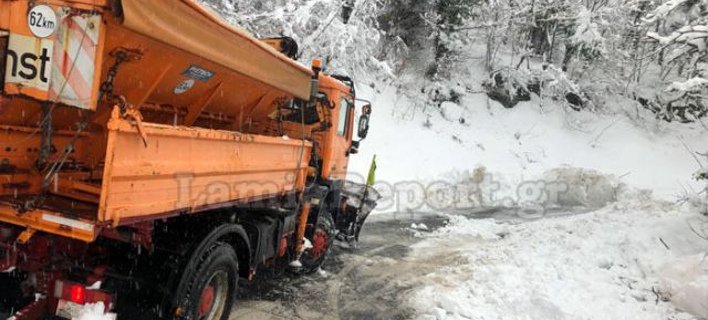 Εικόνες και βίντεο από την επιχείρηση απεγκλωβισμού 50 επισκεπτών στο Γαρδίκι | iefimerida.gr 1