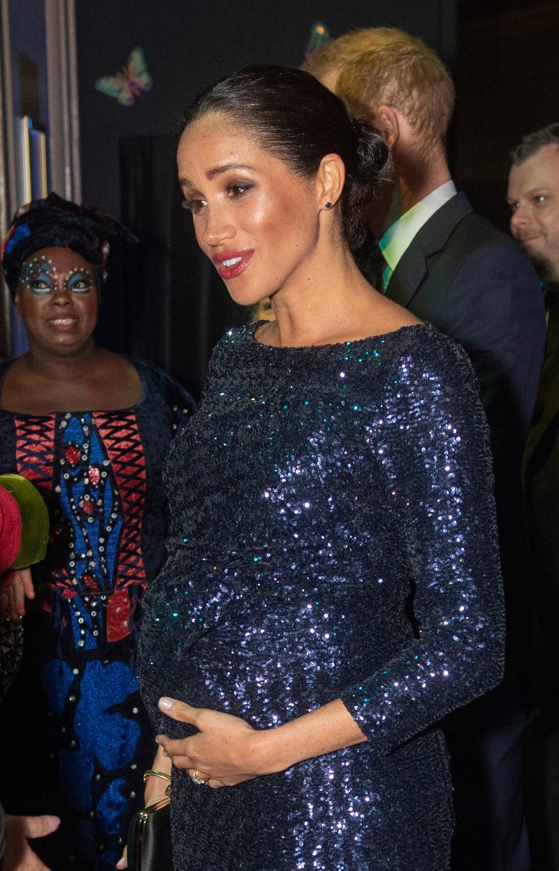 Η Μέγκαν Μαρκλ στην πιο χολιγουντιανή εμφάνισή της ever -Από την κορυφή ως τα νύχια με παγιέτες [εικόνες] | iefimerida.gr 2