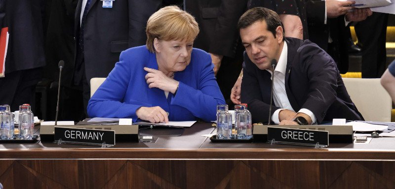 Από τις φωνές στις... αγκαλιές