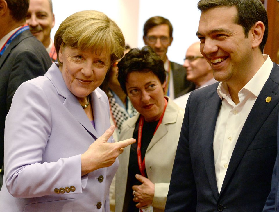 Χαμόγελα Τσίπρα-Μέρκελ σε Σϋνοδο Κορυφής