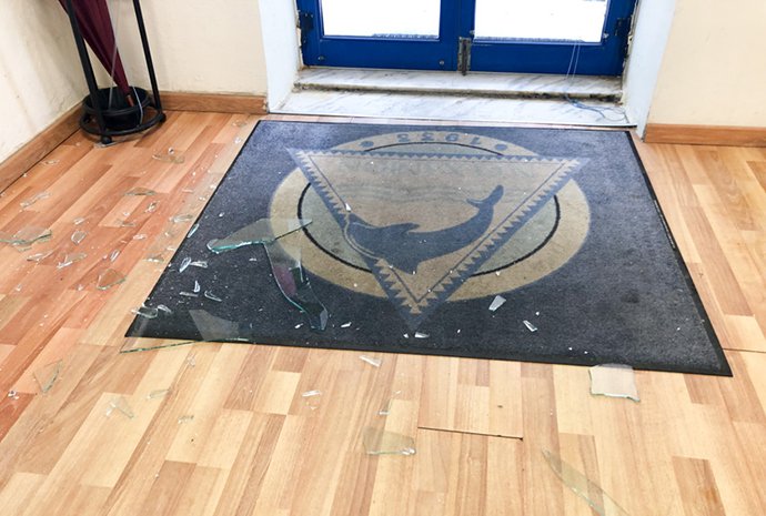 Xανιά: Μπήκαν στο Ναυτικό Ομιλο και τα έκαναν λίμπα -Εσπασαν πόρτες, έκλεψαν υπολογιστές [εικόνες] | iefimerida.gr 4