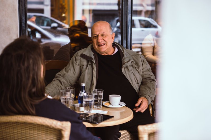 «Σέβομαι τον θεσμό της Εκκλησίας. Αλλά δεν θα πήγαινα να εξομολογηθώ», παραδέχεται ο Αντώνης Πανούτσος