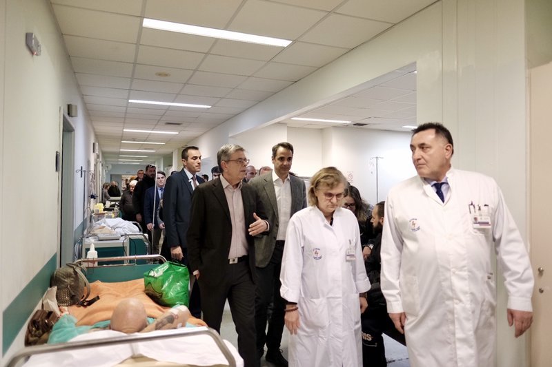 Αυτοψία Μητσοτάκη στο Αττικό νοσοκομείο: Eίδα ράντζα στους διαδρόμους, λίγους νοσηλευτές και εξοπλισμό που δεν δουλεύει [εικόνες] | iefimerida.gr 2