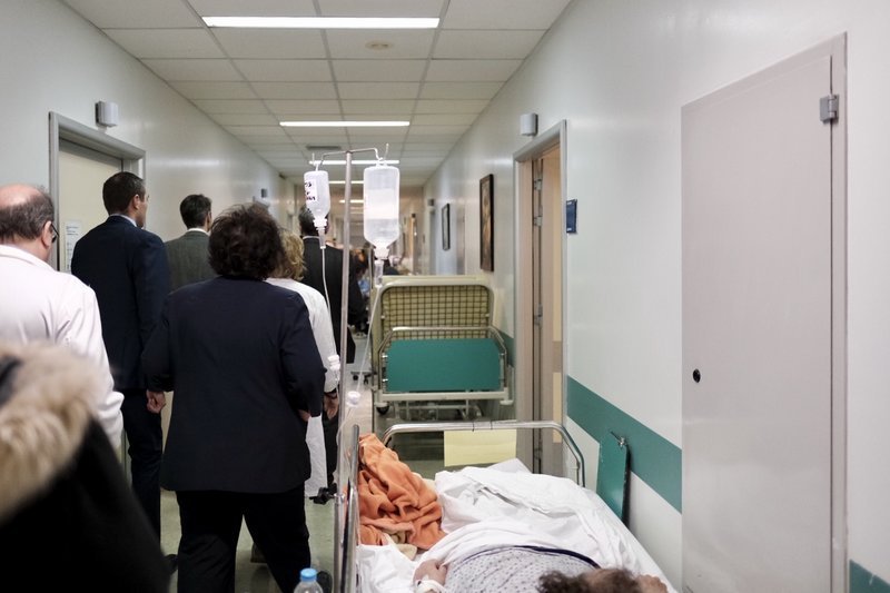 Αυτοψία Μητσοτάκη στο Αττικό νοσοκομείο: Eίδα ράντζα στους διαδρόμους, λίγους νοσηλευτές και εξοπλισμό που δεν δουλεύει [εικόνες] | iefimerida.gr 4