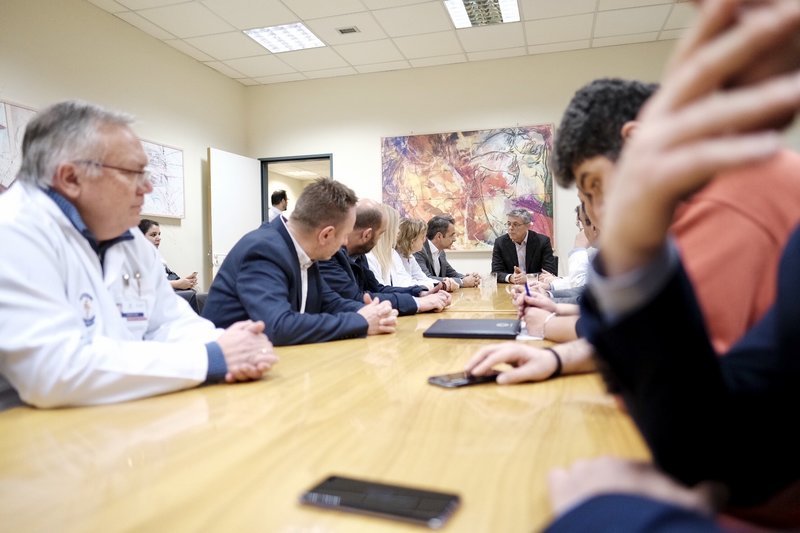 Αυτοψία Μητσοτάκη στο Αττικό νοσοκομείο: Eίδα ράντζα στους διαδρόμους, λίγους νοσηλευτές και εξοπλισμό που δεν δουλεύει [εικόνες] | iefimerida.gr 9