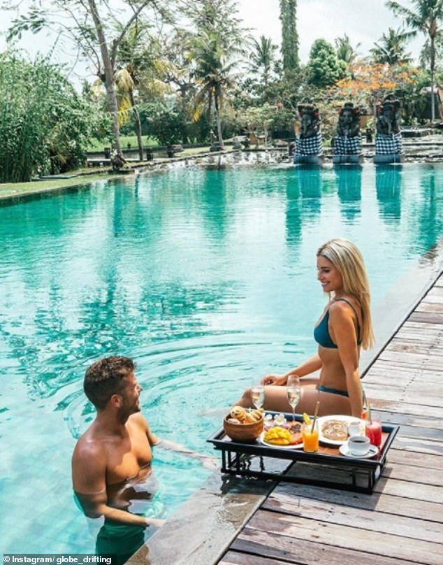 Μπάνιο δίπλα σε ενυδρείο και δείπνο με καμηλοπαρδάλεις –Ετσι έκαναν Πρωτοχρονιά τα Richs Kids [εικόνες] | iefimerida.gr 1