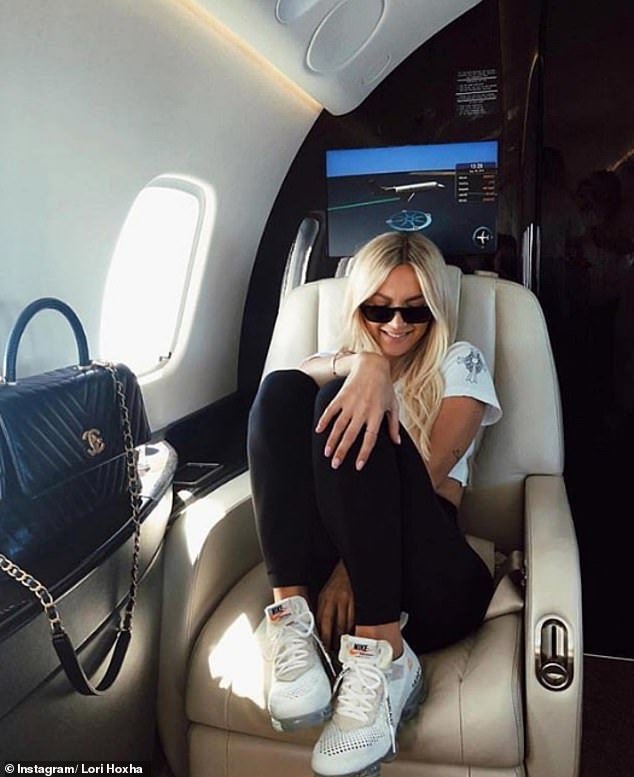 Μπάνιο δίπλα σε ενυδρείο και δείπνο με καμηλοπαρδάλεις –Ετσι έκαναν Πρωτοχρονιά τα Richs Kids [εικόνες] | iefimerida.gr 7