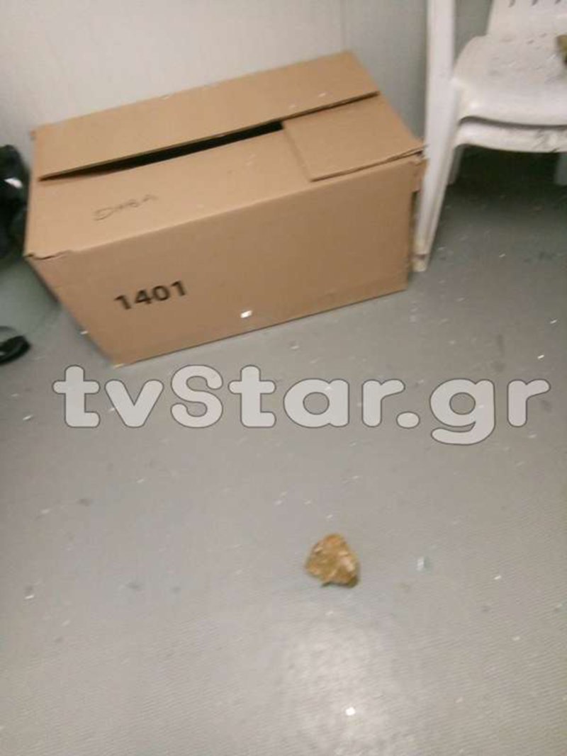 Αιματηρό επεισόδιο μεταξύ προσφύγων στη Ριτσώνα -Στο νοσοκομείο δύο ανήλικοι [εικόνες] | iefimerida.gr 1