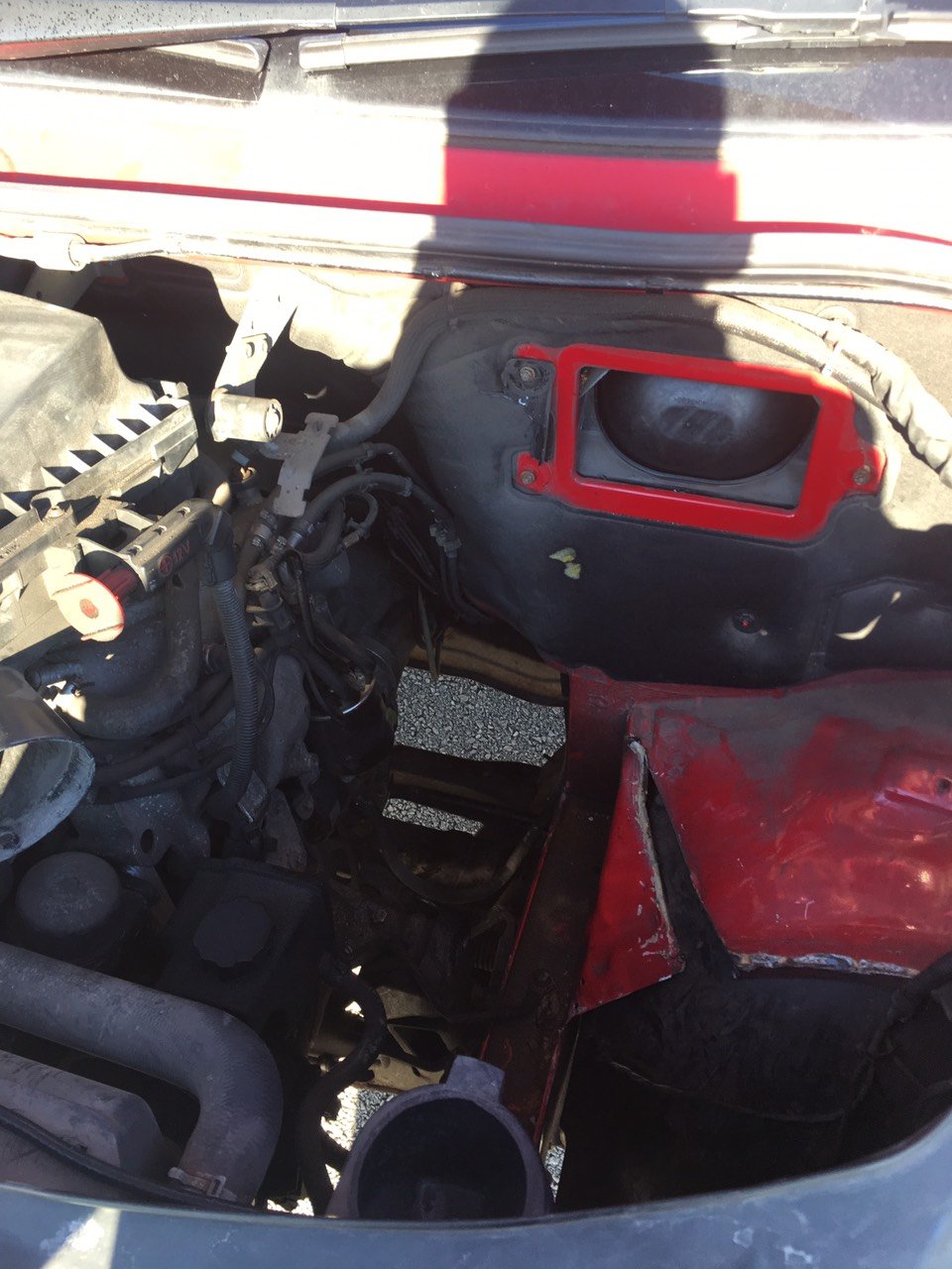 Πάτρα: Αλλοδαπός ήταν κρυμμένος σε κινητήρα αυτοκινήτου στο λιμάνι [εικόνες] | iefimerida.gr 1