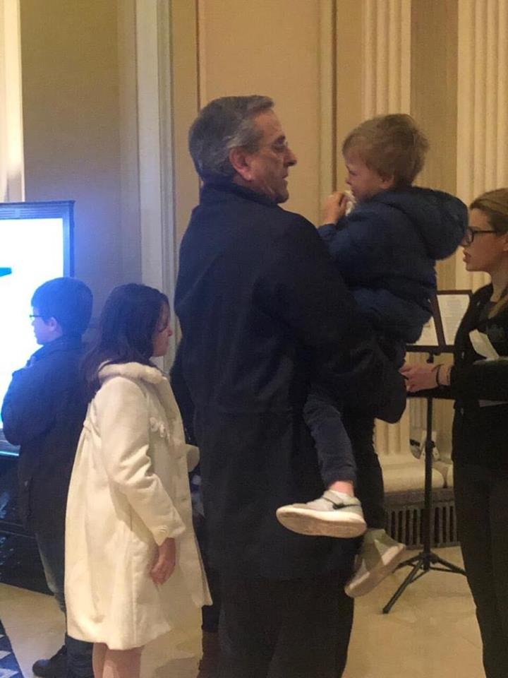 Στη Μεγάλη Βρετάνια βρήκαν καταφύγιο από τα χημικά οι διαδηλωτές [εικόνες] | iefimerida.gr 2