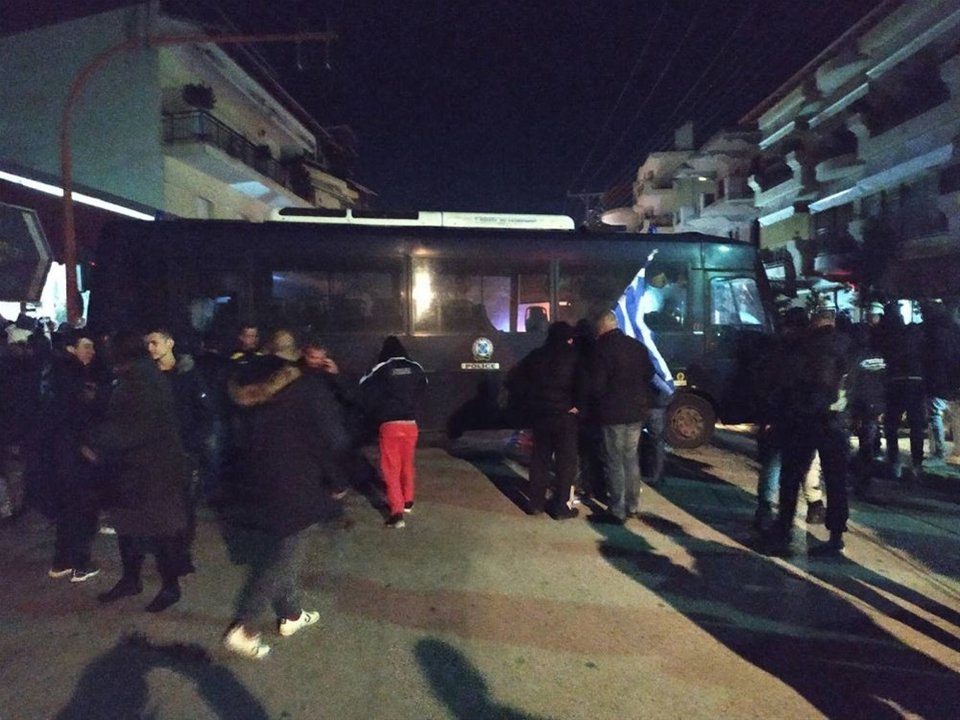 Επιθέσεις στα σπίτια των βουλευτών του ΣΥΡΙΖΑ Μπέτυς Σκουφά και Χρήστου Καραγιαννίδη [εικόνες] | iefimerida.gr 0