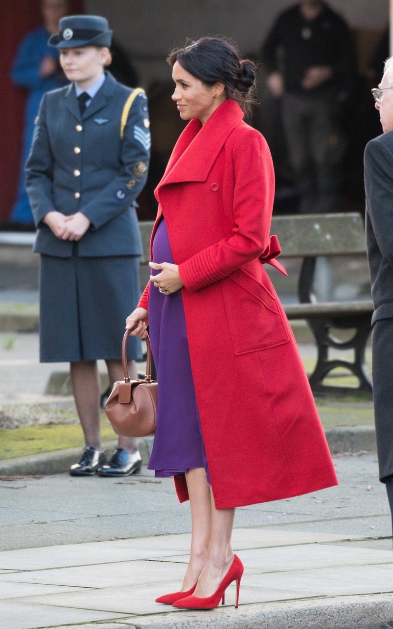 Η Μέγκαν Μαρκλ μόλις έκανε την πιο μοδάτη εμφάνισή της ever -Εγκυος με γενναίο σκίσιμο [εικόνες] | iefimerida.gr 6