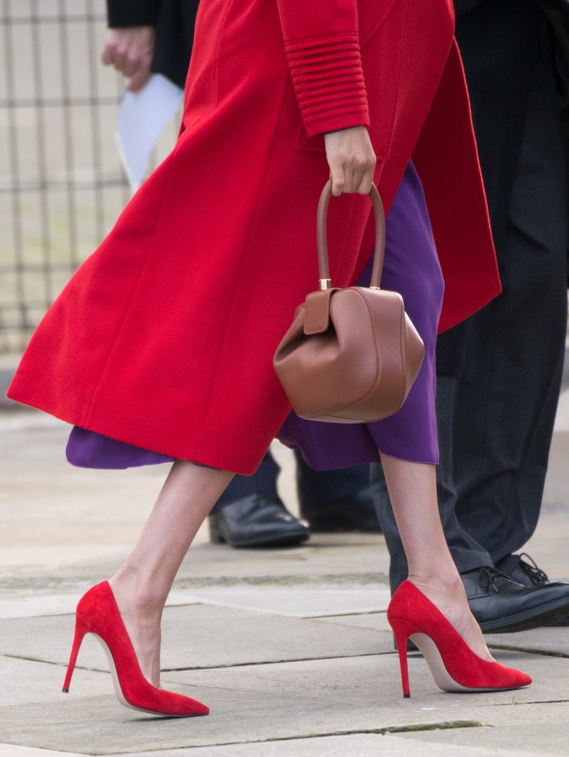 Η Μέγκαν Μαρκλ μόλις έκανε την πιο μοδάτη εμφάνισή της ever -Εγκυος με γενναίο σκίσιμο [εικόνες] | iefimerida.gr 2