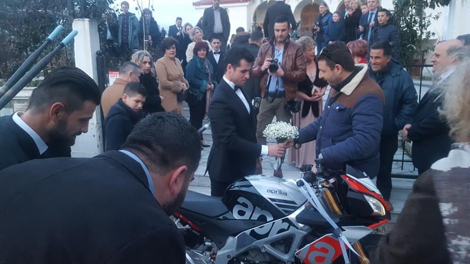 Ο Γιάννης Τσίλης παντρεύτηκε την Λένα και ήταν εκεί όλο το Survivor -Δείτε τη νύφη [εικόνες & βίντεο] | iefimerida.gr 3