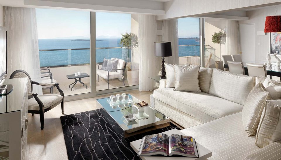 Σε αυτή τη σουίτα έμεινε η Ανγκελα Μέρκελ -5.000 ευρώ η βραδιά, με θέα τον Σαρωνικό [εικόνες] | iefimerida.gr 1