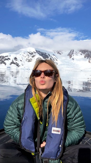 Ο «χρυσός» κληρονόμος Τεό Νιάρχος φωτογράφισε τόπλες τη σύντροφό του στην Ανταρκτική [εικόνες] | iefimerida.gr 3