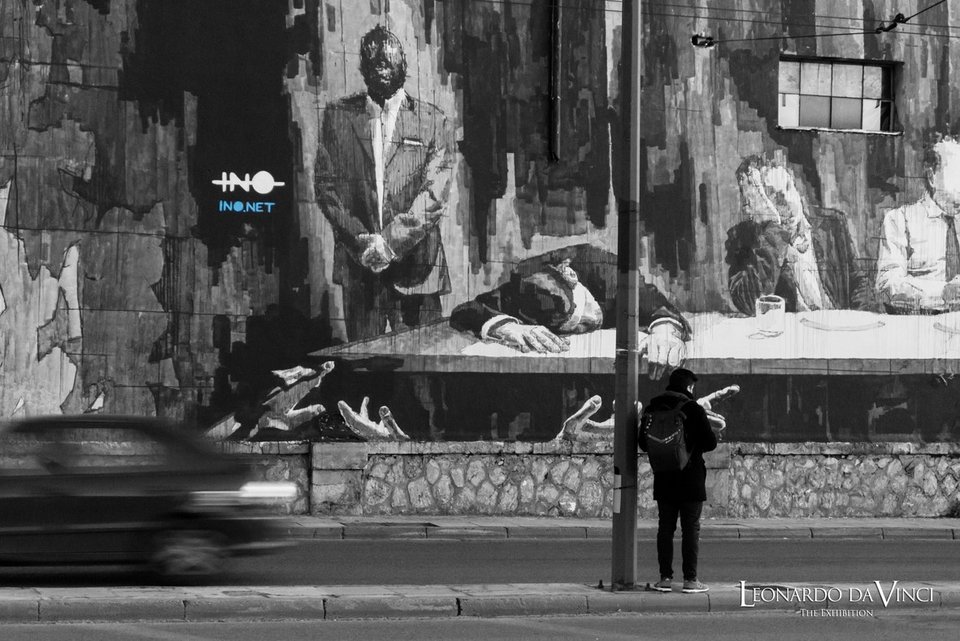 Γκράφιτι μήκους 90μ. αφιερωμένο στον Ντα Bίντσι σε τοίχο στο Γκάζι [εικόνες] | iefimerida.gr 5