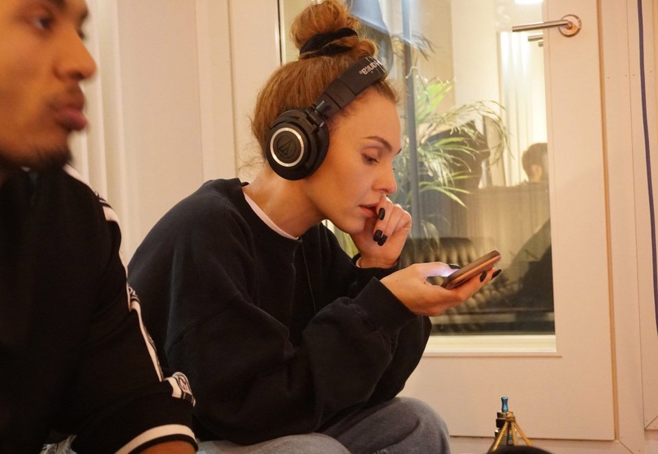 Η ηχογράφηση του τραγουδιού ολοκληρώθηκε με απόλυτη επιτυχία