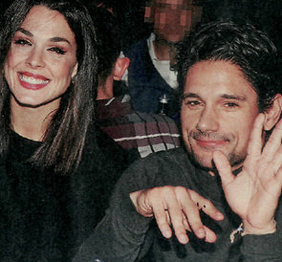 Ποιος χωρισμός; Τα καυτά φιλιά Τριανταφυλλίδου-Βλάχου στα μπουζούκια [εικόνες] | iefimerida.gr 0