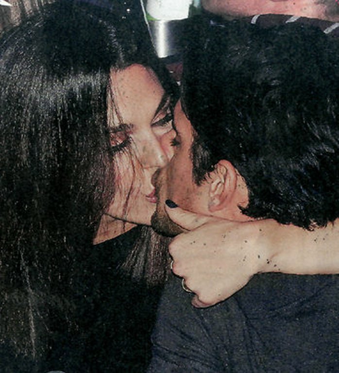 Ποιος χωρισμός; Τα καυτά φιλιά Τριανταφυλλίδου-Βλάχου στα μπουζούκια [εικόνες] | iefimerida.gr 2