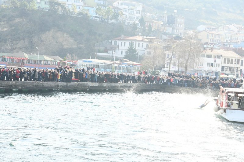 Ιστορική στιγμή στην Τρίγλια: Αγιασμός υδάτων για πρώτη φορά μετά το 1922 [εικόνες] | iefimerida.gr 1