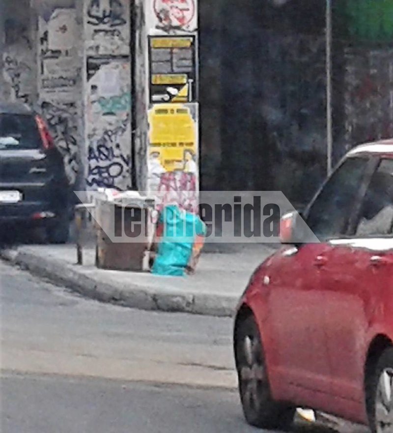 Σχεδόν σε κάθε γωνία και ένας πλανόδιος πωλητής λαθραίων τσιγάρων