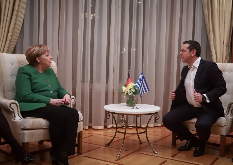 Η Ανγκελα Μέρκελ & ο Αλέξης Τσίπρας (Φωτογραφία: EUROKINISSI/ΓΙΩΡΓΟΣ ΚΟΝΤΑΡΙΝΗΣ)