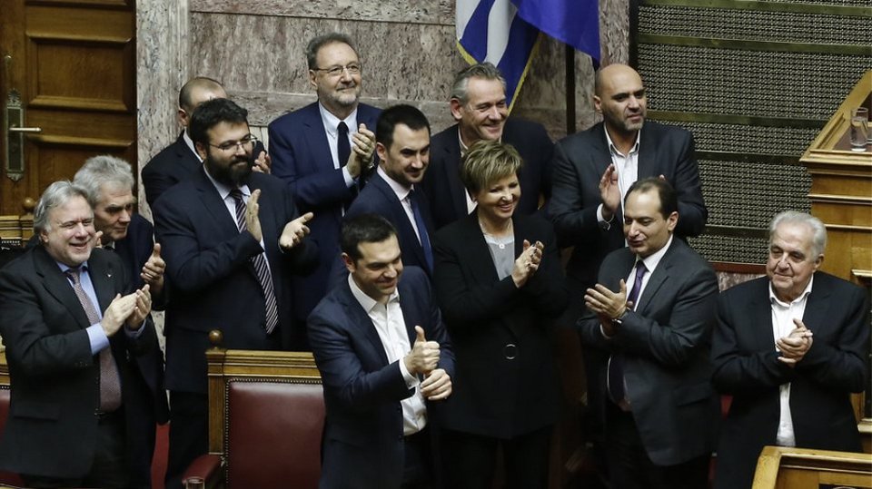 Χαίρονται ο πρωθυπουργός και οι υπουργοί του με την ψήφο εμπιστοσύνης