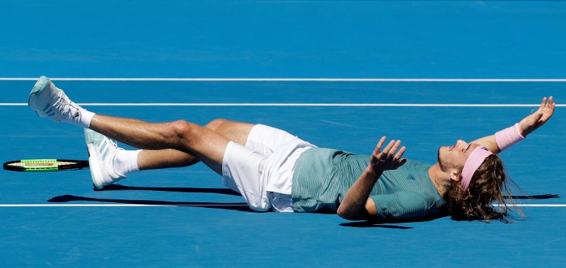 Στέφανος Τσιτσιπάς: Το παιδί-θαύμα του ελληνικού τένις πανηγυρίζει την πρόκρισή του -Κατέρρευσε από χαρά [εικόνες & βίντεο] | iefimerida.gr 6