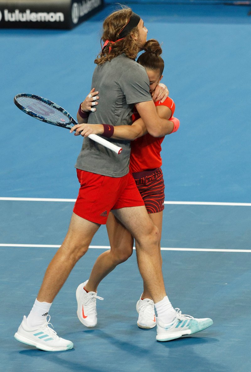 Ο Φέντερερ αποθέωσε τον Τσιτσιπά: «Θα μπορούσε να ήταν παιδί μου, με ενθουσίασε» [εικόνες & βίντεο] | iefimerida.gr 0