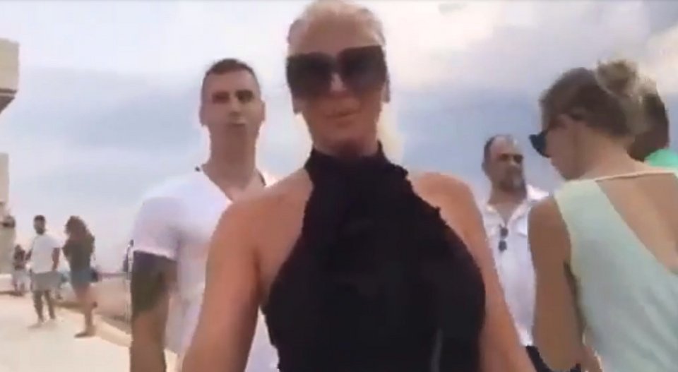 Κόλαση ανάμεσα στη σύζυγο Σέρβου ποδοσφαιριστή και τον Βράνιες, που είχαν παράνομη σχέση -«Αυτοκτόνα, μικροτσ...» [εικόνες] | iefimerida.gr 4