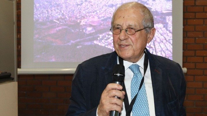 Η πλήρης επιστροφή είναι η μόνη λύση, λέει ο Δημήτρης Παντερμαλής