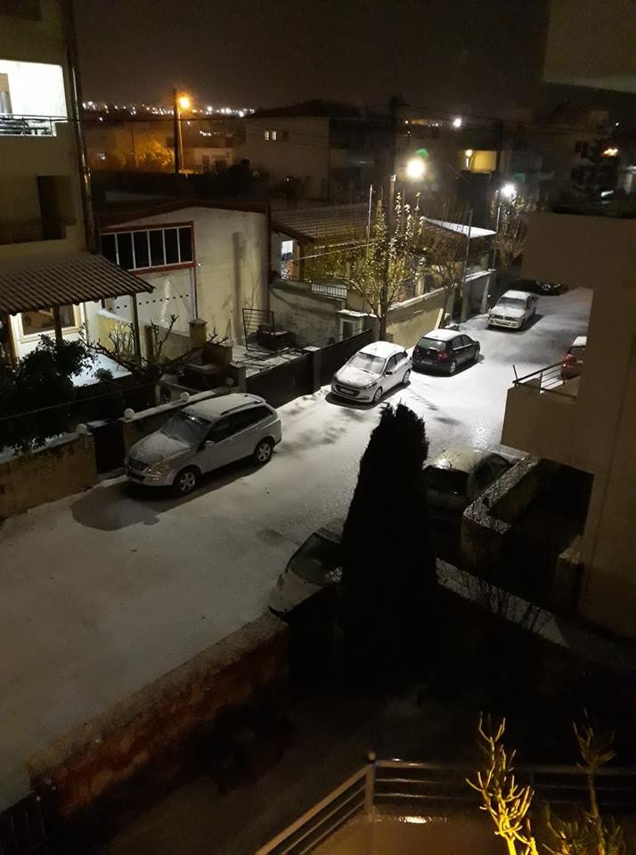 Το Ηράκλειο ντύθηκε στα λευκά -Χιόνιζε όλη νύχτα [εικόνες] | iefimerida.gr 4