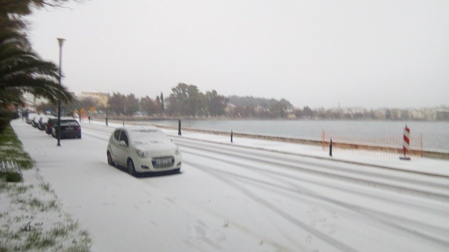 Πρωτόγνωρες, μαγικές εικόνες στην Κέρκυρα: Χιόνια μετά από 13 χρόνια [εικόνες & βίντεο]  | iefimerida.gr 3