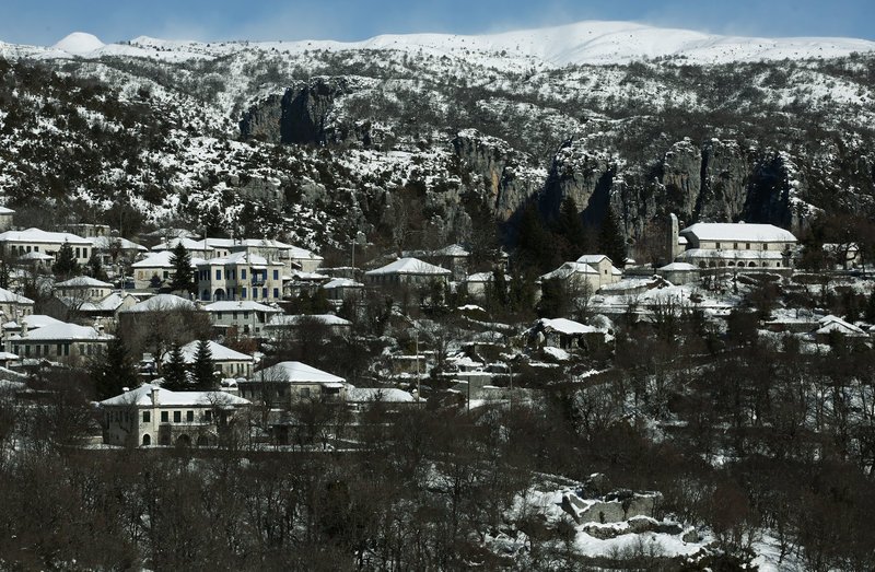 Χιόνια και ήλιος -Υπέροχα καρέ από τα ντυμένα στα «λευκά» Ζαγοροχώρια [εικόνες] | iefimerida.gr 4