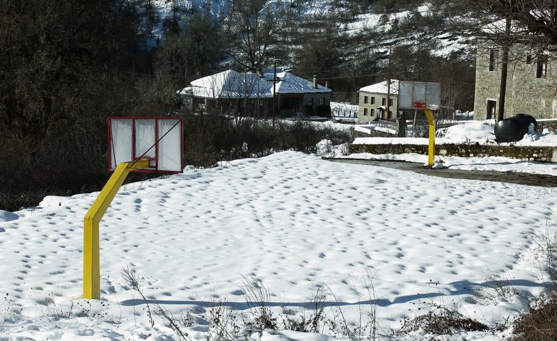 Χιόνια και ήλιος -Υπέροχα καρέ από τα ντυμένα στα «λευκά» Ζαγοροχώρια [εικόνες] | iefimerida.gr 6