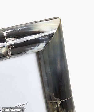 Αυτές οι κορνίζες από τα Zara έχουν προκαλέσει σάλο -Δείτε γιατί [εικόνες] | iefimerida.gr 2