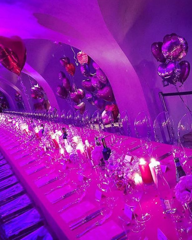 Ο μικρότερος Γλίξμπουργκ έκανε πάρτι με ατελείωτες καρδιές, του Αγίου Βαλεντίνου [εικόνες] | iefimerida.gr 3