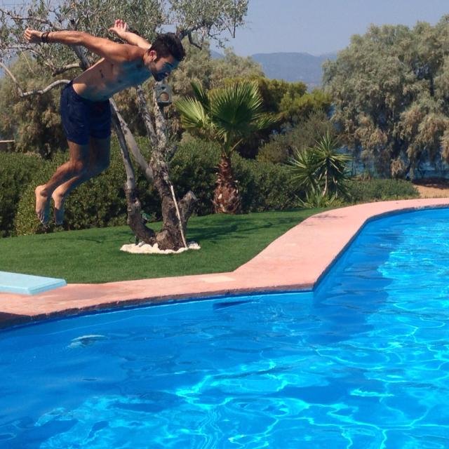 Ζευγάρι με σέξι τραγουδίστρια ο ανιψιός του Γιώργου Παπανδρέου -Γιος της Σοφίας [εικόνες] | iefimerida.gr 5