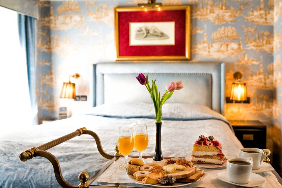 Η βρετανική Vogue εντόπισε ένα μικρό ξενοδοχείο διαμάντι στην Πάτρα -«Πρέπει οπωσδήποτε να πας», λέει [εικόνες] | iefimerida.gr 6