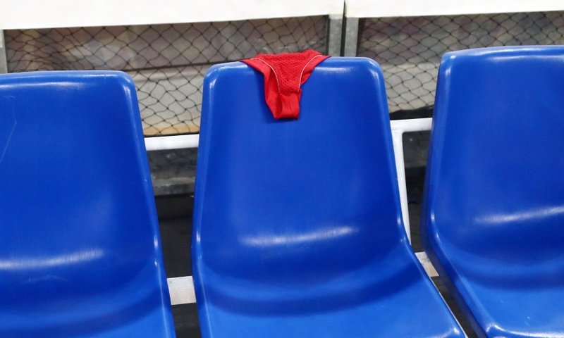 Ο Δημήτρης Γιαννακόπουλος άφησε κόκκινο εσώρουχο στον πάγκο του Ολυμπιακού! [εικόνες] | iefimerida.gr 2